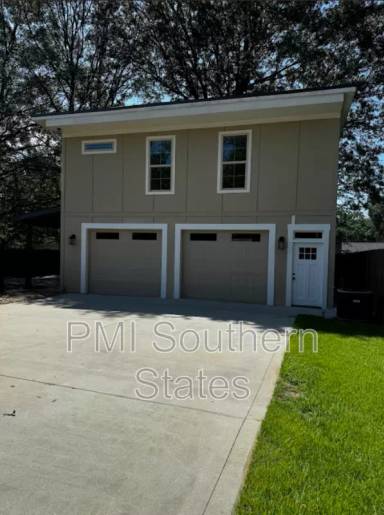 Main picture of 2706 E Lee Rd