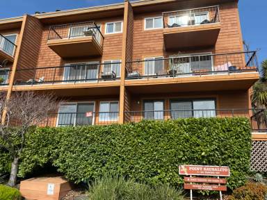 Main picture of 140 Stanford Way