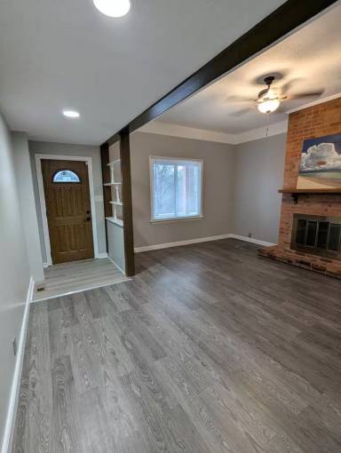 Main picture of 318 Bothwell St