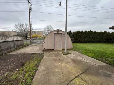 Main picture of 420 SE Debbie St