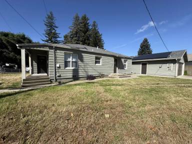 Main picture of 401 Ainsley Ave