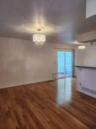 Main picture of 1533 S Buckley Way