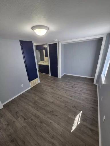 Main picture of 220 E J St