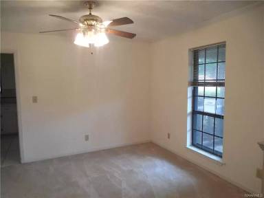 Main picture of 5844 Carmichael Rd