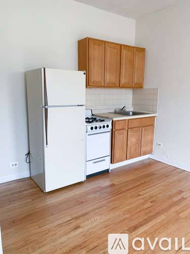 Main picture of 2712 N Milwaukee Ave