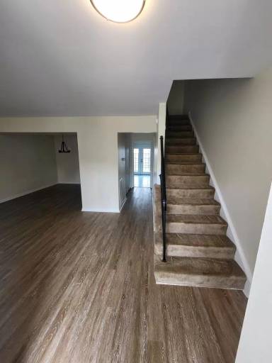 Main picture of 423 Burr Oak Ct