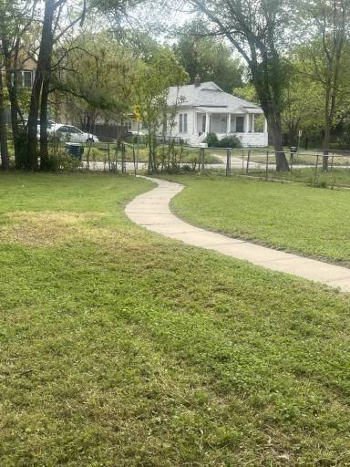 Main picture of 1611 N Holyoke Ave