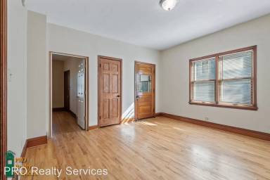 Main picture of 718 Van Buren Ave