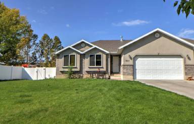 Main picture of 923 N 140 W