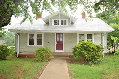 Main picture of 234 N Eastway Dr