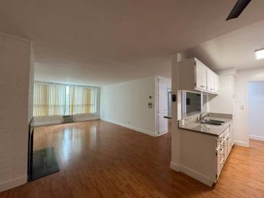 Main picture of 11744 Darlington Ave