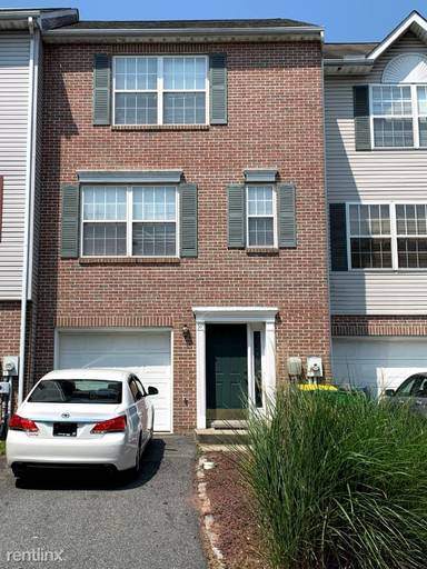 Main picture of 97 Highland Cir