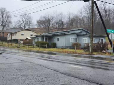 Main picture of 267 Dearing Dr