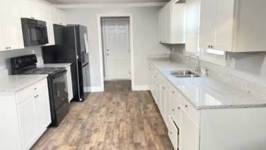 Main picture of 21 Selma Dr