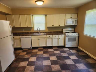 Main picture of 5254 S 49th St