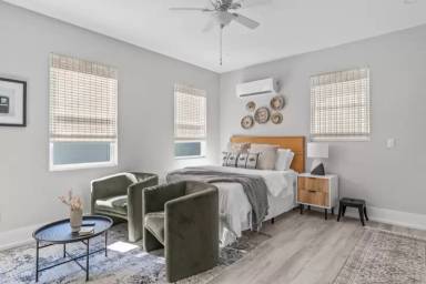 Main picture of 3319 Fayetteville St