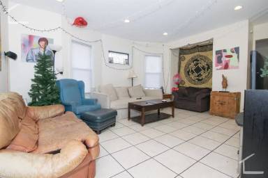 Main picture of 44 Allston St