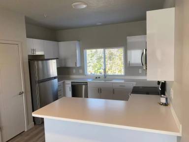 Main picture of 560 S Main St