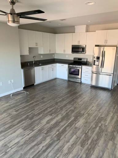 Main picture of 325 Robinson Ave