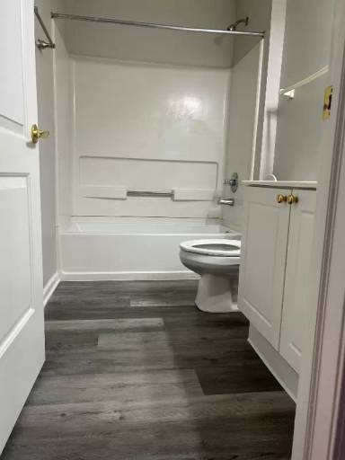 Main picture of 6132 Oakfield Dr E