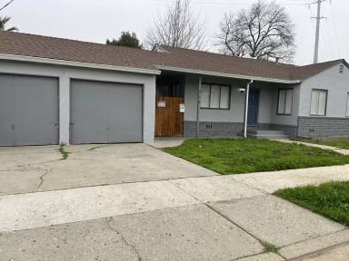Main picture of 219 A St