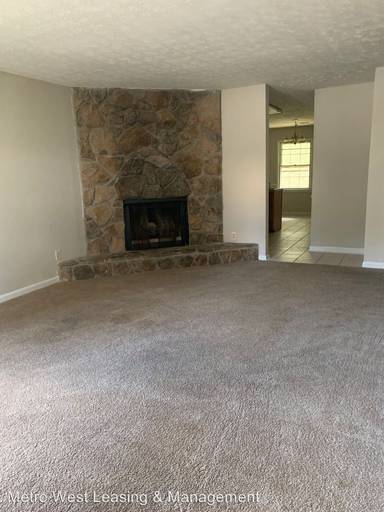 Main picture of 101 Mitchell Cir