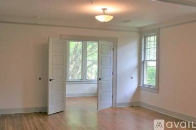 Main picture of 1415 Center St