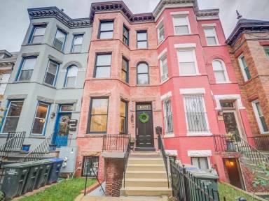 Main picture of 1022 Park Rd NW