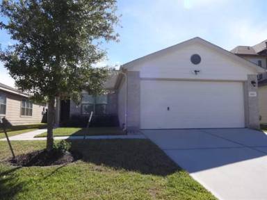 Main picture of 3046 Legends York Dr