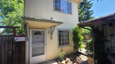 Main picture of 25 Tripp St