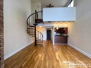 Main picture of 1220 N La Salle Dr