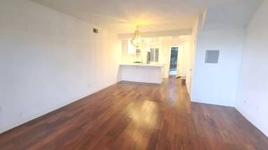 Main picture of 431 Marine St