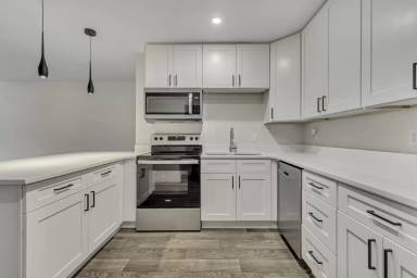 Main picture of 172 W Clinton Ave