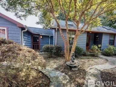 Main picture of 3226 Lakeshore Dr