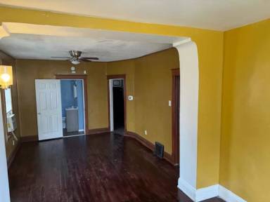 Main picture of 15203 Dearborn St