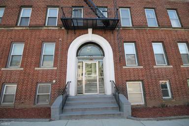 Main picture of 169 Manhattan Ave