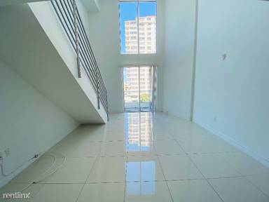 Main picture of 6364 Collins Ave