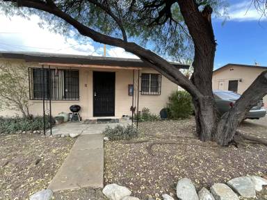 Main picture of 3830 E 2nd St