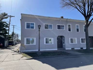 Main picture of 555 Kent St