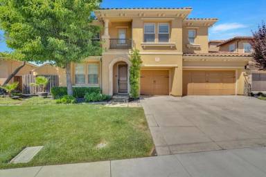 Main picture of 4216 Volpaia Pl