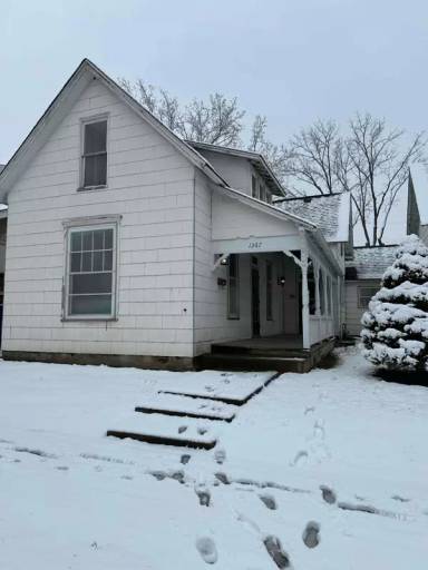 Main picture of 1367 Clinton St
