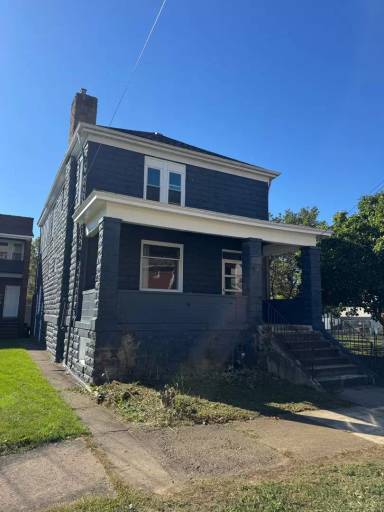 Main picture of 321 2nd St