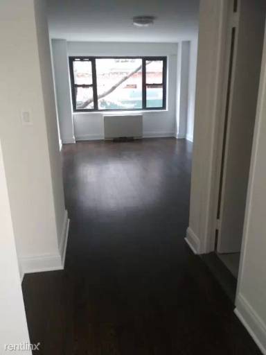 Main picture of Sutton Town House