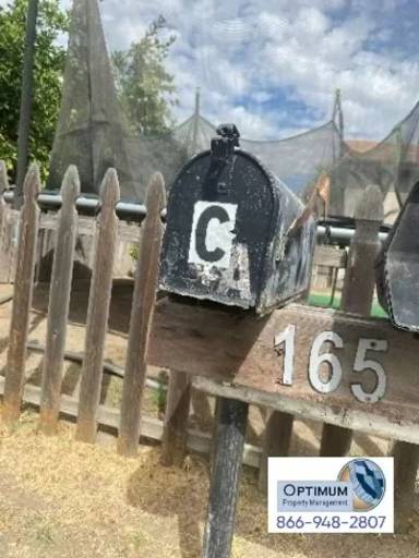 Main picture of 165 W O St