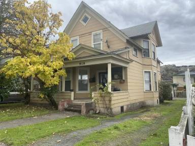 Main picture of 918 SE Pine St