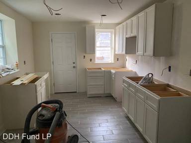 Main picture of 432 N Salford St