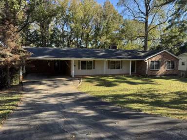 Main picture of 420 Deerwood Dr