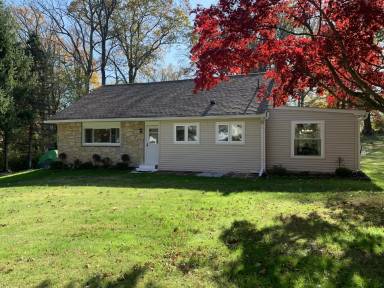 Main picture of 124 Township Line Rd