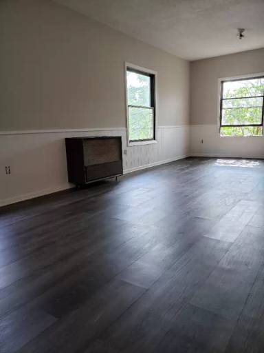 Main picture of 123 N Walnut St