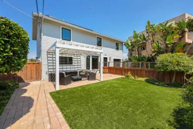 Main picture of 3447 Goldfinch St